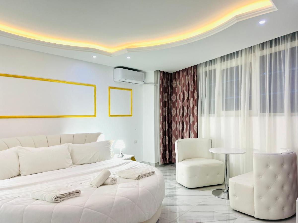Ujvara Hotel Golem  Zewnętrze zdjęcie
