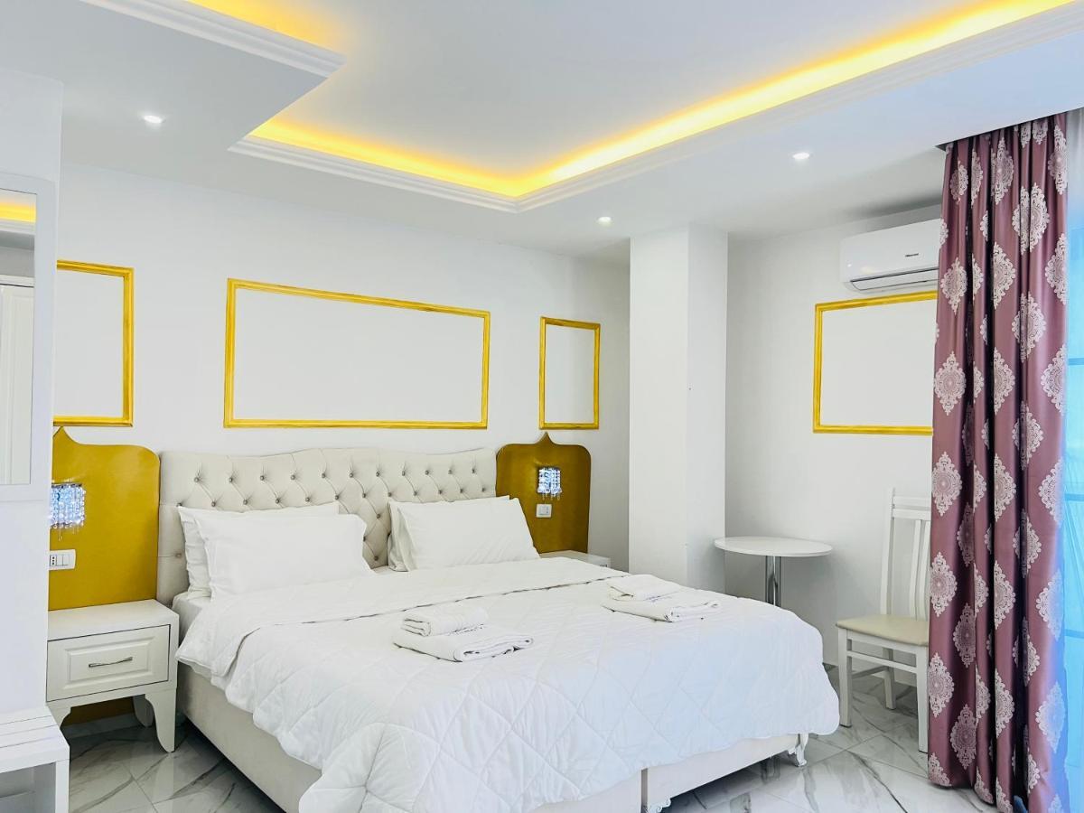 Ujvara Hotel Golem  Zewnętrze zdjęcie